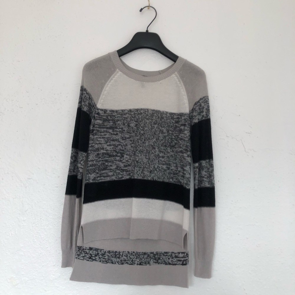 BCBG SWEATER
